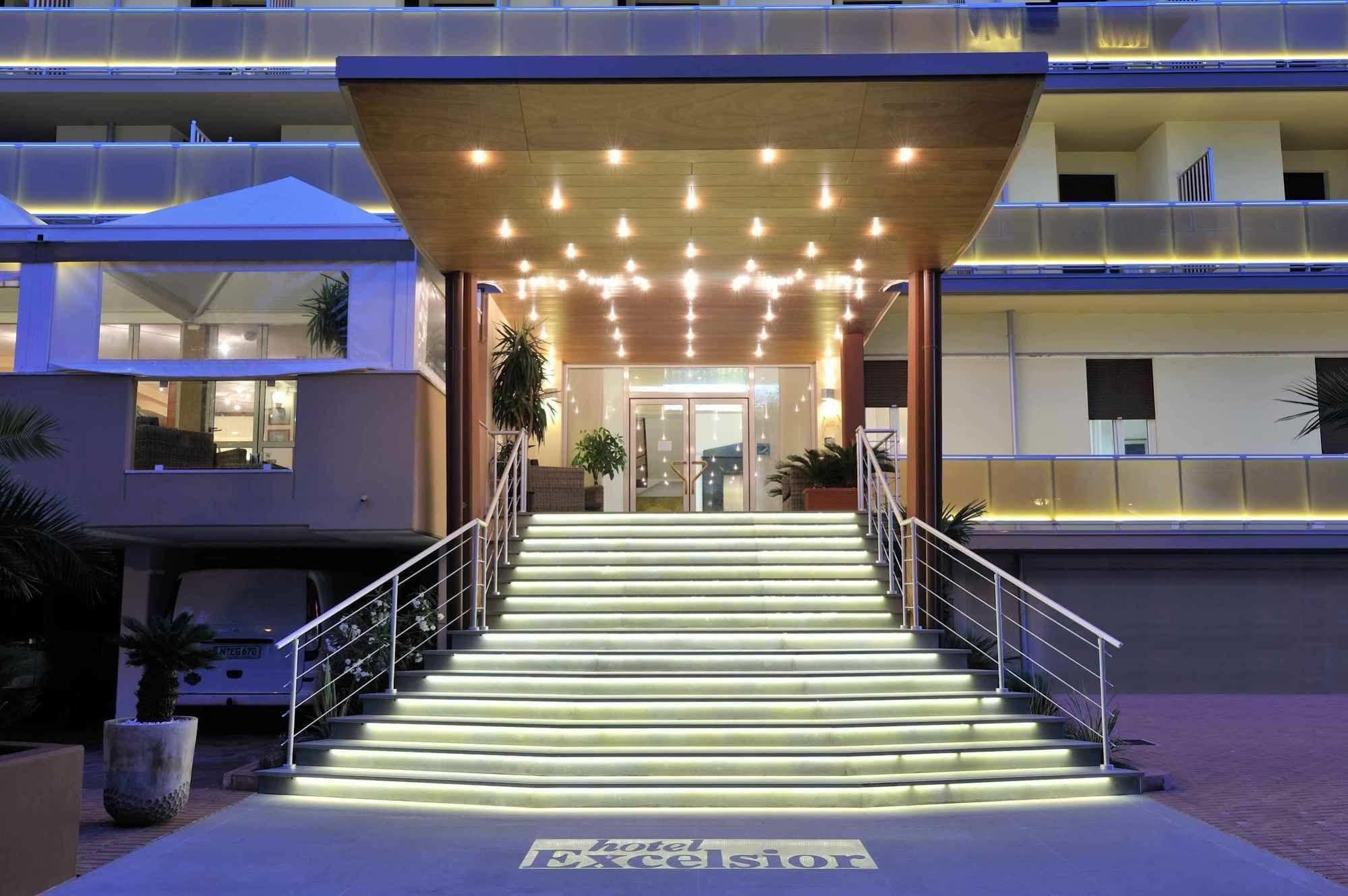 ביביונה Hotel Excelsior מראה חיצוני תמונה